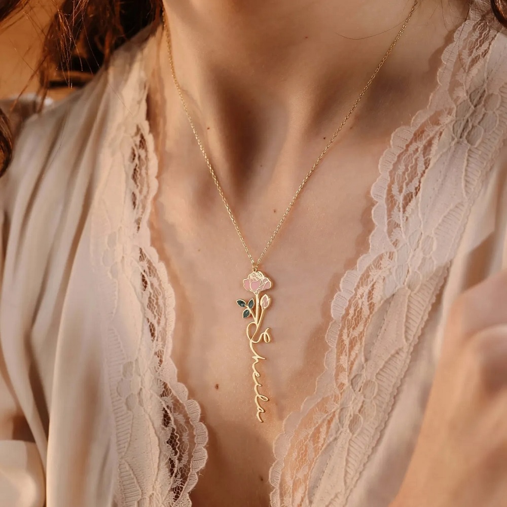 Collier avec nom personnalisé  - Birth Flower Necklace avis et prix